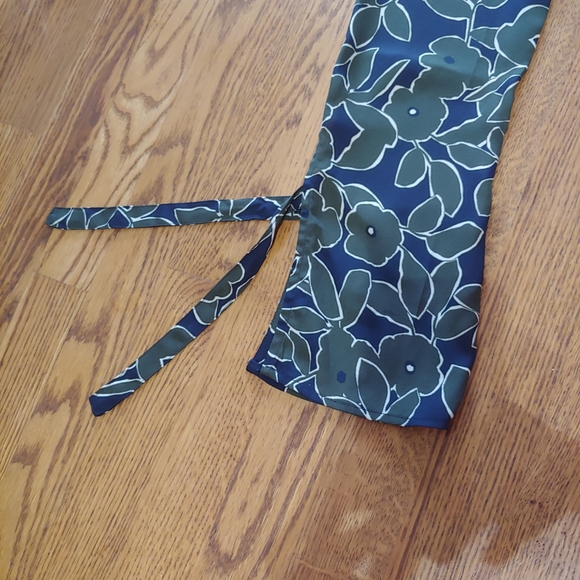 Banana Republic Boyfriend Fit Split Sleeve Floral Print Blouse - Picture 6 of 7